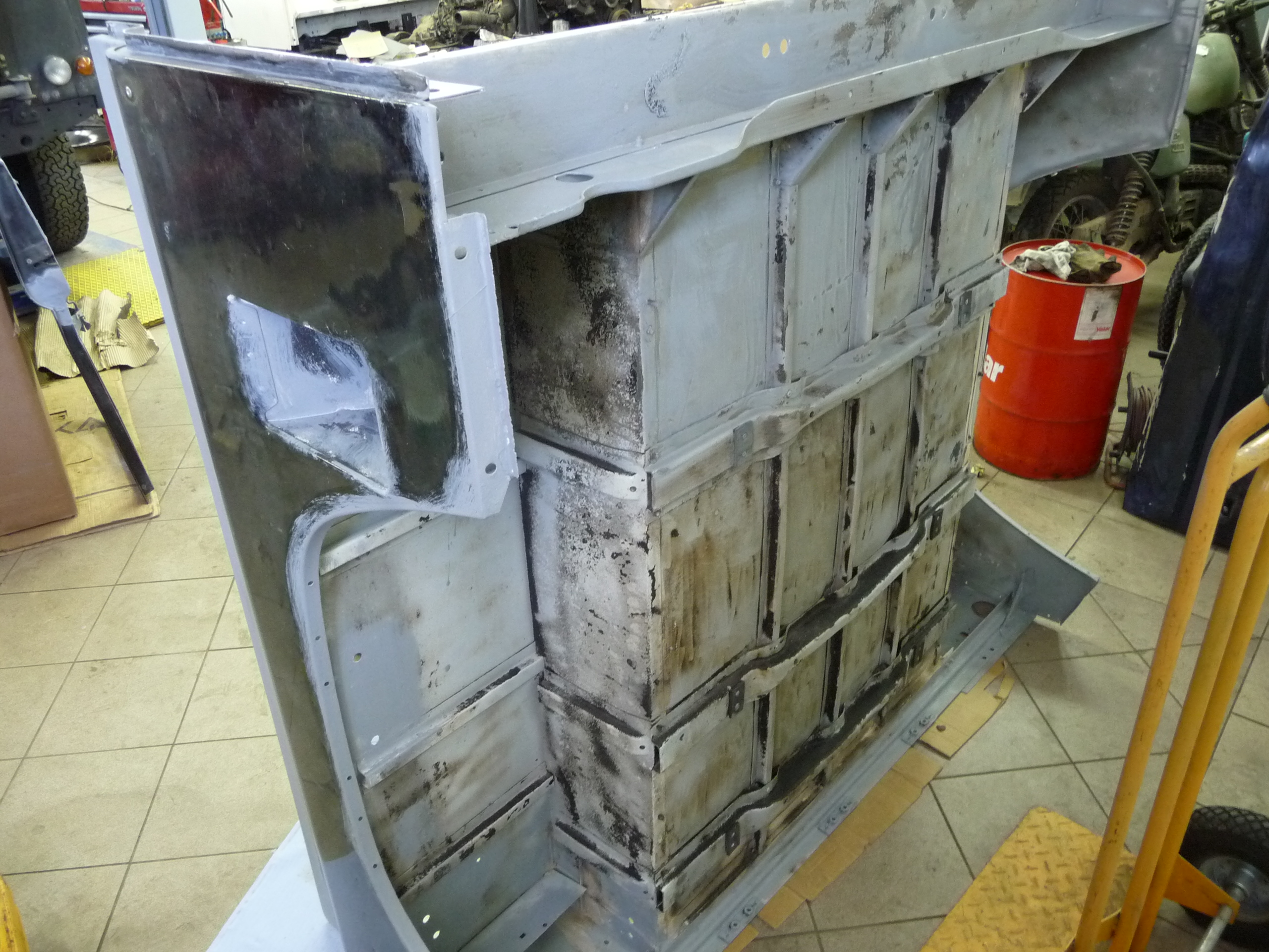 D90